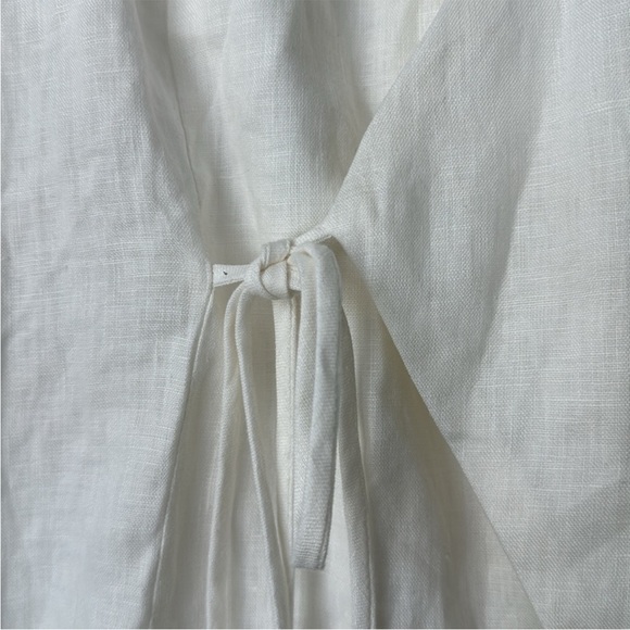 Vrg Grl Linen Poet Vest in White - Picture 6 of 7